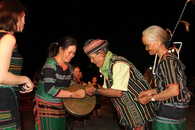 Đắk Nông: Phục dựng, bảo tồn văn hóa các dân tộc trên Cao nguyên M’nông