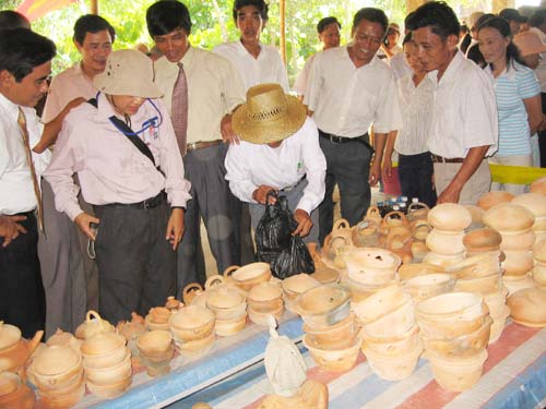 Festival chuyên đề Huế 2009: Tôn vinh nghề gốm và đan lát