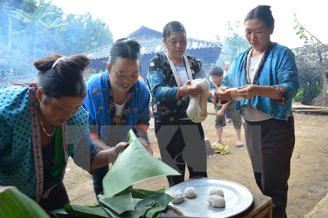 Rộn ràng không khí ngày Tết của đồng bào Mông trên đỉnh Pá Lông (Sơn La)