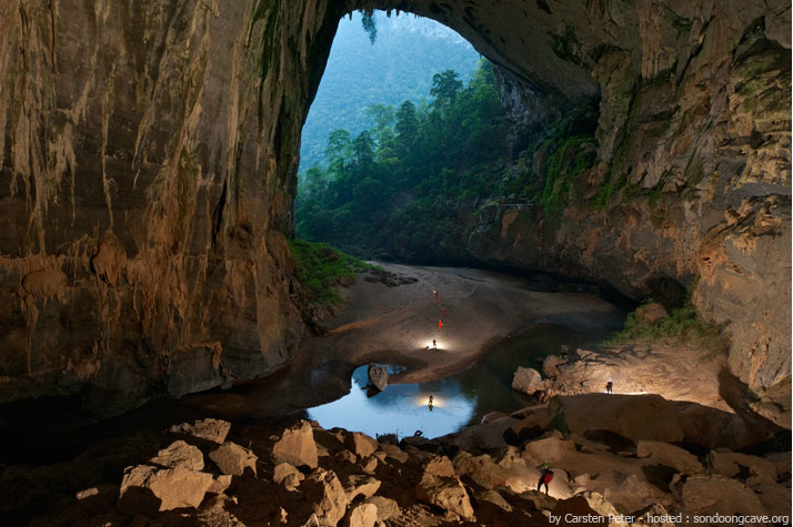 Hang Sơn Đoòng đón lượt khách thám hiểm đầu tiên