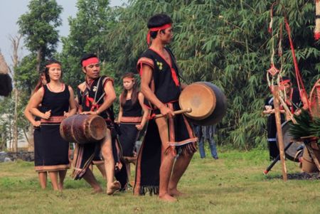 Gia Lai: Đón bằng công nhận Sử thi Ba Na là Di sản văn hóa phi vật thể quốc gia