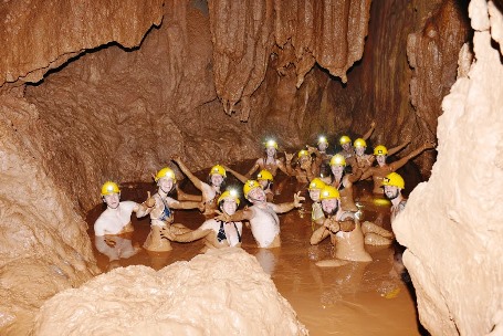 Hấp dẫn dịch vụ “tắm bùn hang động” tại Phong Nha-Kẻ Bàng