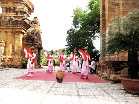 Tháp Bà Ponagar - Giá trị đặc sắc về kiến trúc, nghệ thuật Chăm Pa