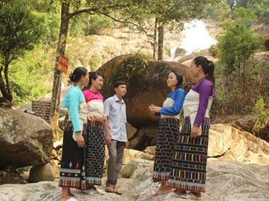 Công bố tuyến du lịch cộng đồng bản Năng Cát, thác Ma Hao (Thanh Hóa)