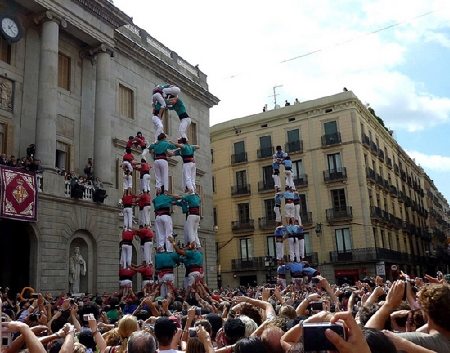 Lễ hội xây tháp người độc đáo ở Tây Ban Nha