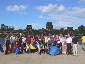 Mở chùm tour du lịch “Một hành trình - hai quốc gia”
