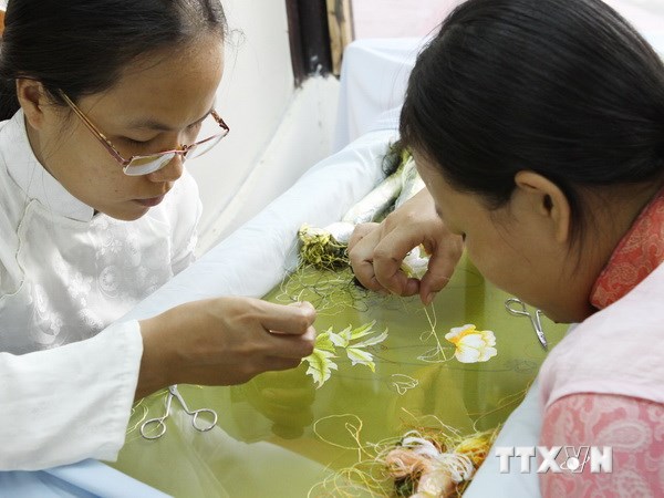 Tranh thêu tay ở Quảng Ninh sẽ trở thành sản phẩm du lịch