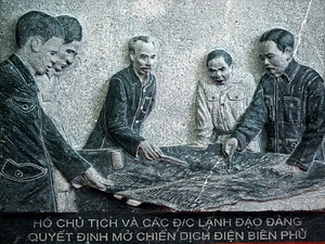 Thái Nguyên: Triển lãm tranh khắc đá về Bác Hồ