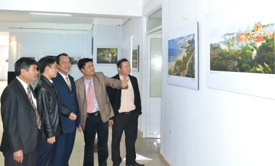 Khai mạc triển lãm ảnh “Đà Nẵng - Danh thắng và Tiềm năng du lịch”