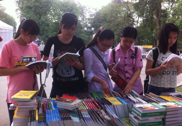 Hà Nội: Triển lãm, hội chợ sách quốc tế Việt Nam lần thứ V 