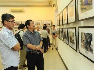 Hà Nội: Triển lãm ảnh “Khám phá văn minh sông Hồng” 
