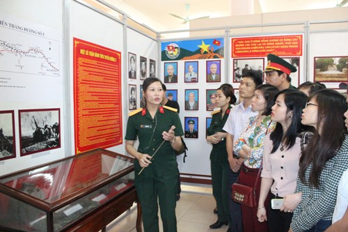  Trưng bày tài liệu, hiện vật về “Tiếng sấm đường 5 với chiến dịch Điện Biên Phủ” 