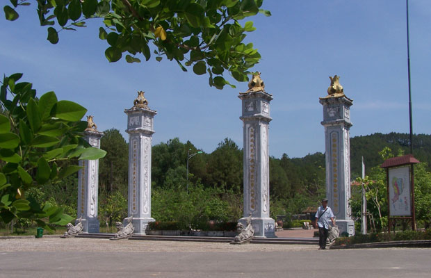 Thăm Trung tâm Văn hoá Huyền Trân ở Thừa Thiên Huế