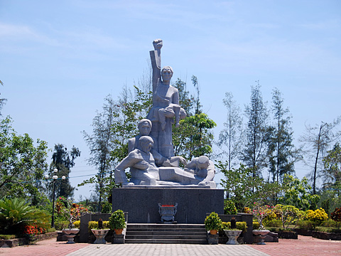 Thăm khu chứng tích Sơn Mỹ, Quảng Ngãi